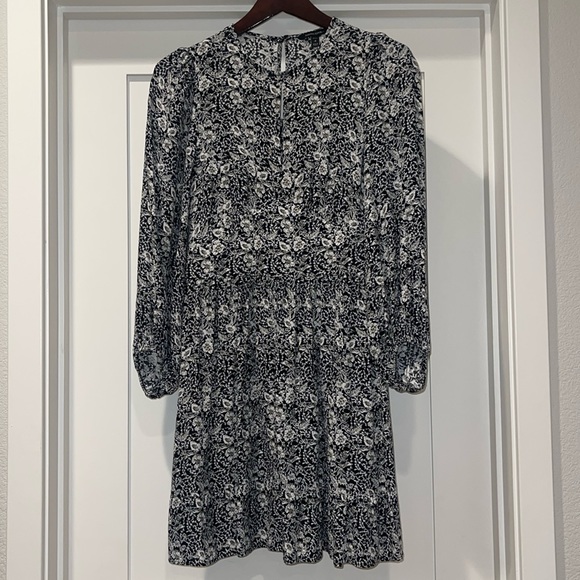 Banana Republic floral dress - Picture 2 of 5